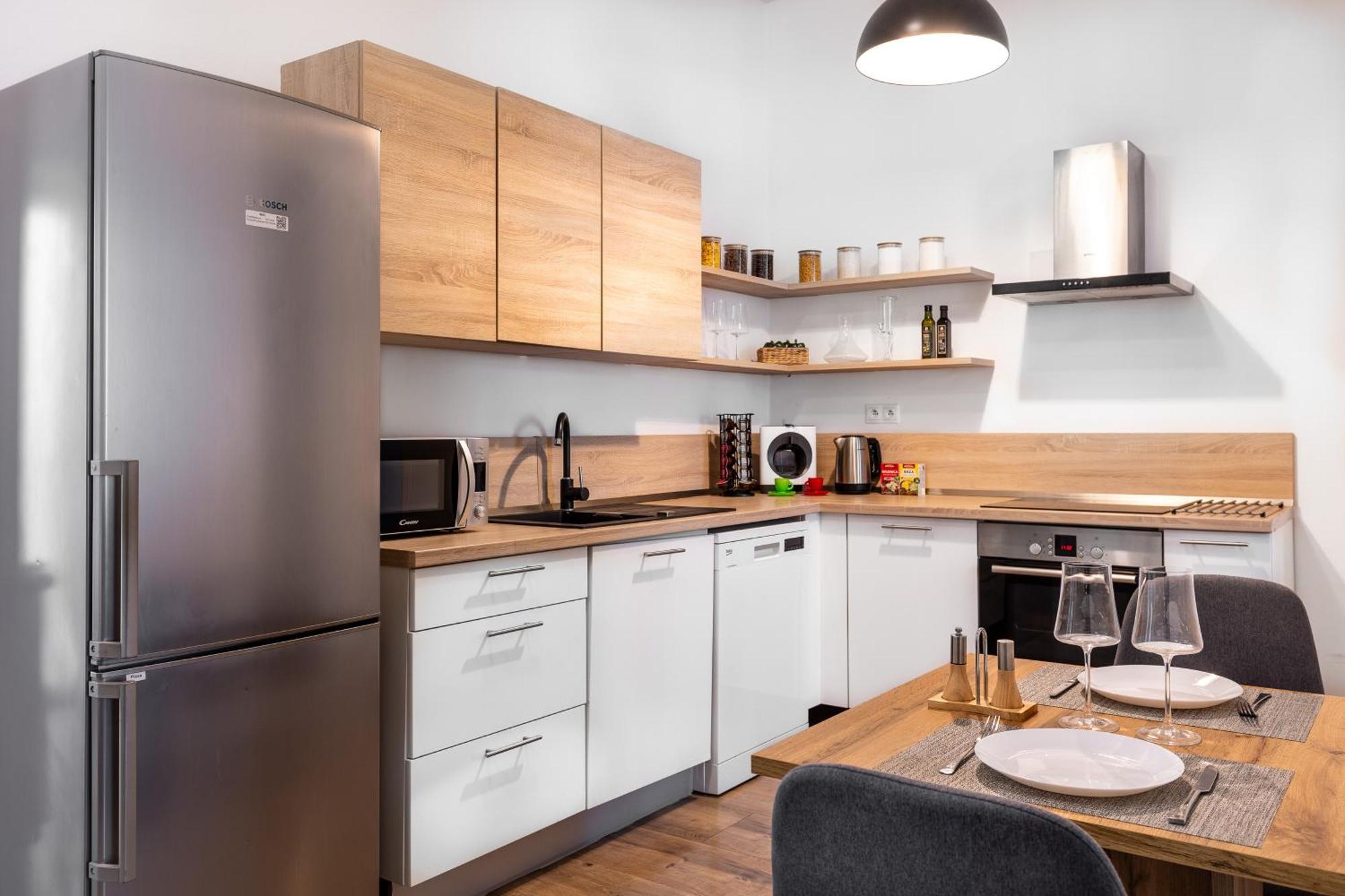 Skackava - Beautiful New Apartment In Direct Centrum, 24H Self Check-In Banska Bystrica Exterior photo