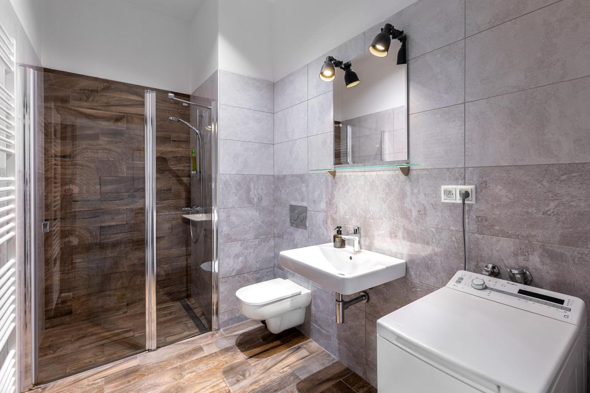 Skackava - Beautiful New Apartment In Direct Centrum, 24H Self Check-In Banska Bystrica Exterior photo
